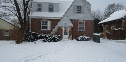 8464 Gross Point Road, Skokie