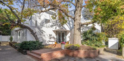 7705 Connecticut Ave, Chevy Chase
