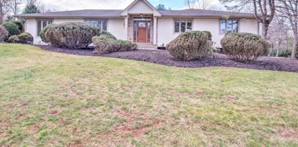 6 Wyndmoor Way, Holmdel
