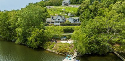 25 Candlewood Shore, New Milford