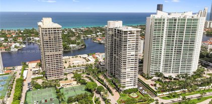 20185 E Country Club Dr Unit #502, Aventura