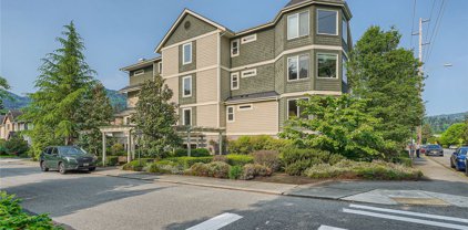 485 E Sunset Way Unit #1C, Issaquah