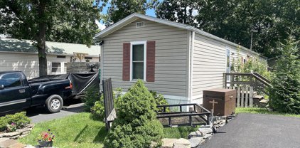 508 Maple Dr, Green Lane