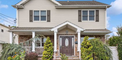 161 Roxbury Road S, Garden City S.