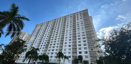 300 Bayview Dr Unit #207, Sunny Isles Beach