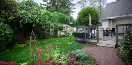 15718 20 Avenue, Surrey