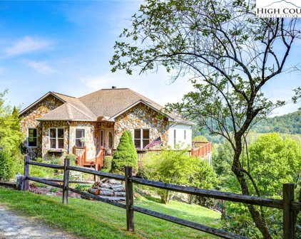 660 Holiday Hills Road, Boone