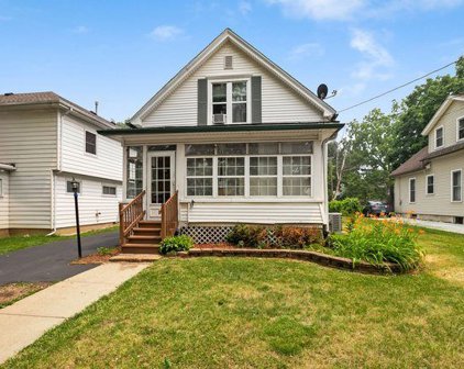 611 Grand Avenue, Aurora