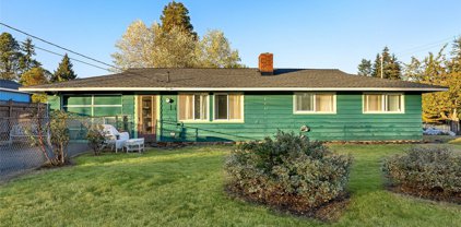 18633 4th Avenue S, Burien