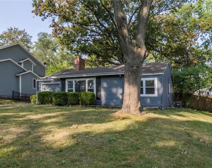 7048 Cedar Street, Prairie Village