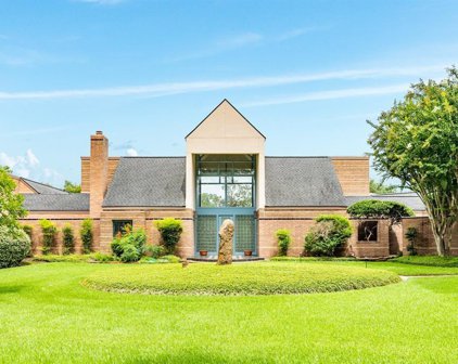 2 Lakewood Lane, Lake Jackson