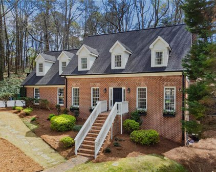 925 Lost Forest Drive, Sandy Springs