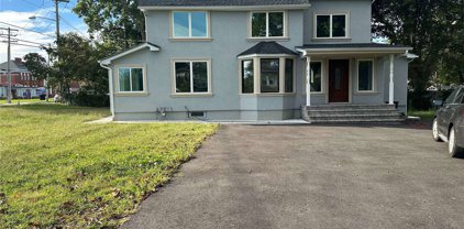 39 Wheeler Road, Central Islip