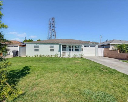 13702 Carfax Avenue, Bellflower