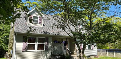 202 Long Highway F, Little Compton
