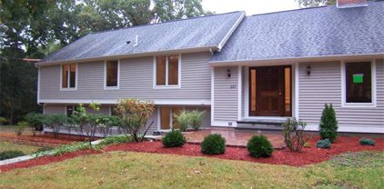 237 Glezen Ln, Wayland