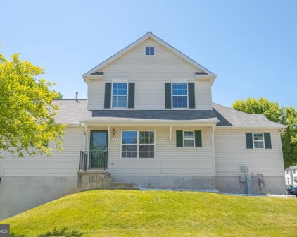 373 Woodland Green Ct, Aberdeen