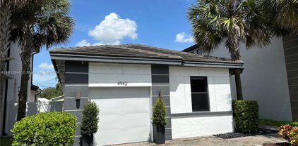 4943 Whispering Way, Dania Beach