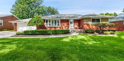 21601 YALE, St. Clair Shores
