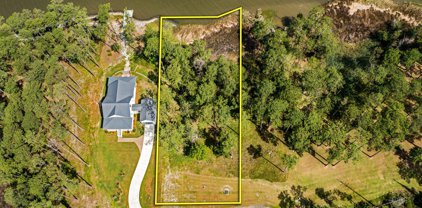 261 Oyster Point Road, Oriental