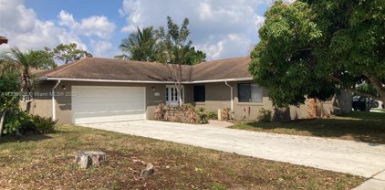 585 Toxaway Dr, West Palm Beach
