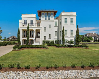 1203 Main  Street, Madisonville