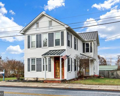 81 Main St, Mcsherrystown