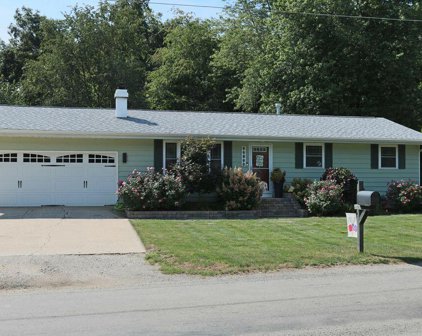 92536 Center Drive, Dowagiac