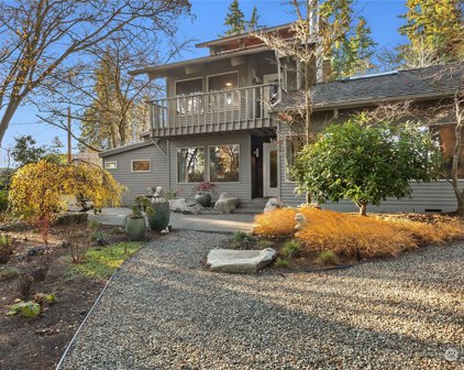 361 Ferncliff Avenue NE, Bainbridge Island