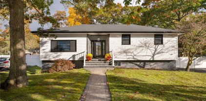 29 Fernwood Drive, Commack