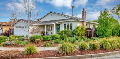 7560 Tiptoe LN, Cupertino