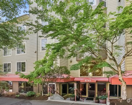 8745 Greenwood Avenue N Unit #304, Seattle