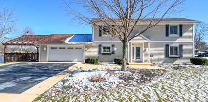 S74W17476 Lake Dr, Muskego