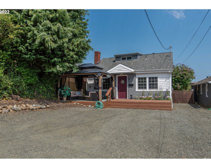 914 S 10TH ST, Coos Bay