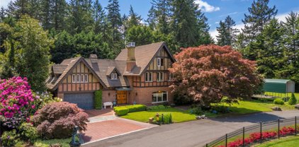 4 Thornewood Lane SW, Lakewood