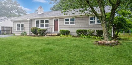 637 Windward Avenue, Beachwood