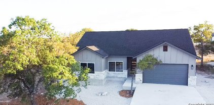 112 Moses Hughes, Blanco