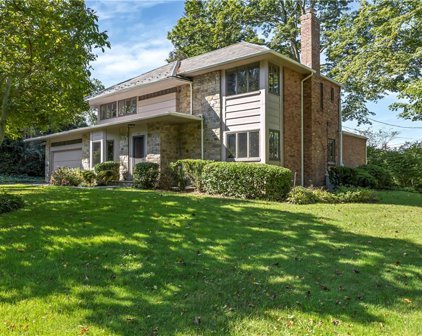 237 Sussex Drive, Manhasset