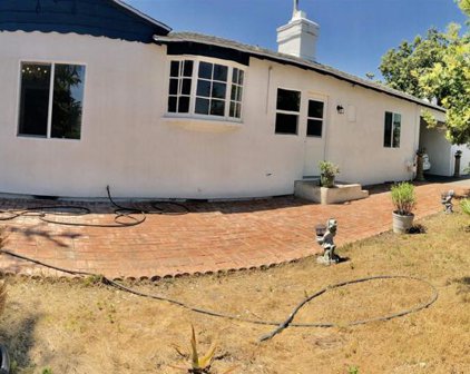1060 Crest view Road, Vista