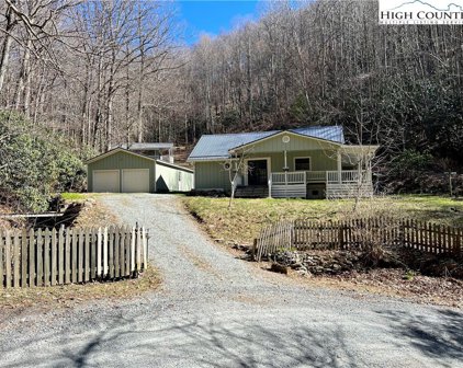 569 Presnell School Road, Banner Elk