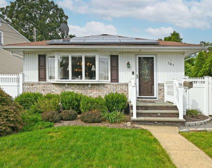 181 8th Street, Bethpage