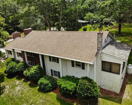 57 Harkness Road, North Smithfield