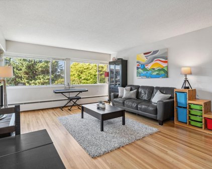1450 Chesterfield Avenue Unit 4, North Vancouver