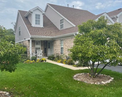 212 Foxfire Court, Downers Grove
