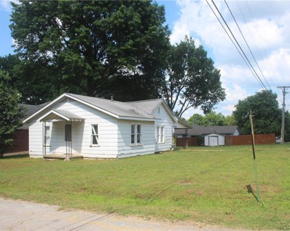 105 N Gunter  Street, Siloam Springs
