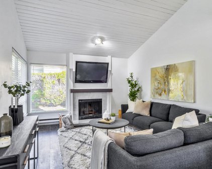 6159 E Greenside Drive, Surrey