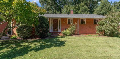 7518 Sweetbriar Dr, College Park