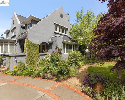 2710 Claremont Blvd, Berkeley