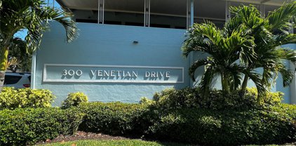 300 Venetian Drive Unit 2, Clearwater