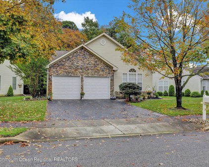 30 Cedar Village Boulevard, Brick